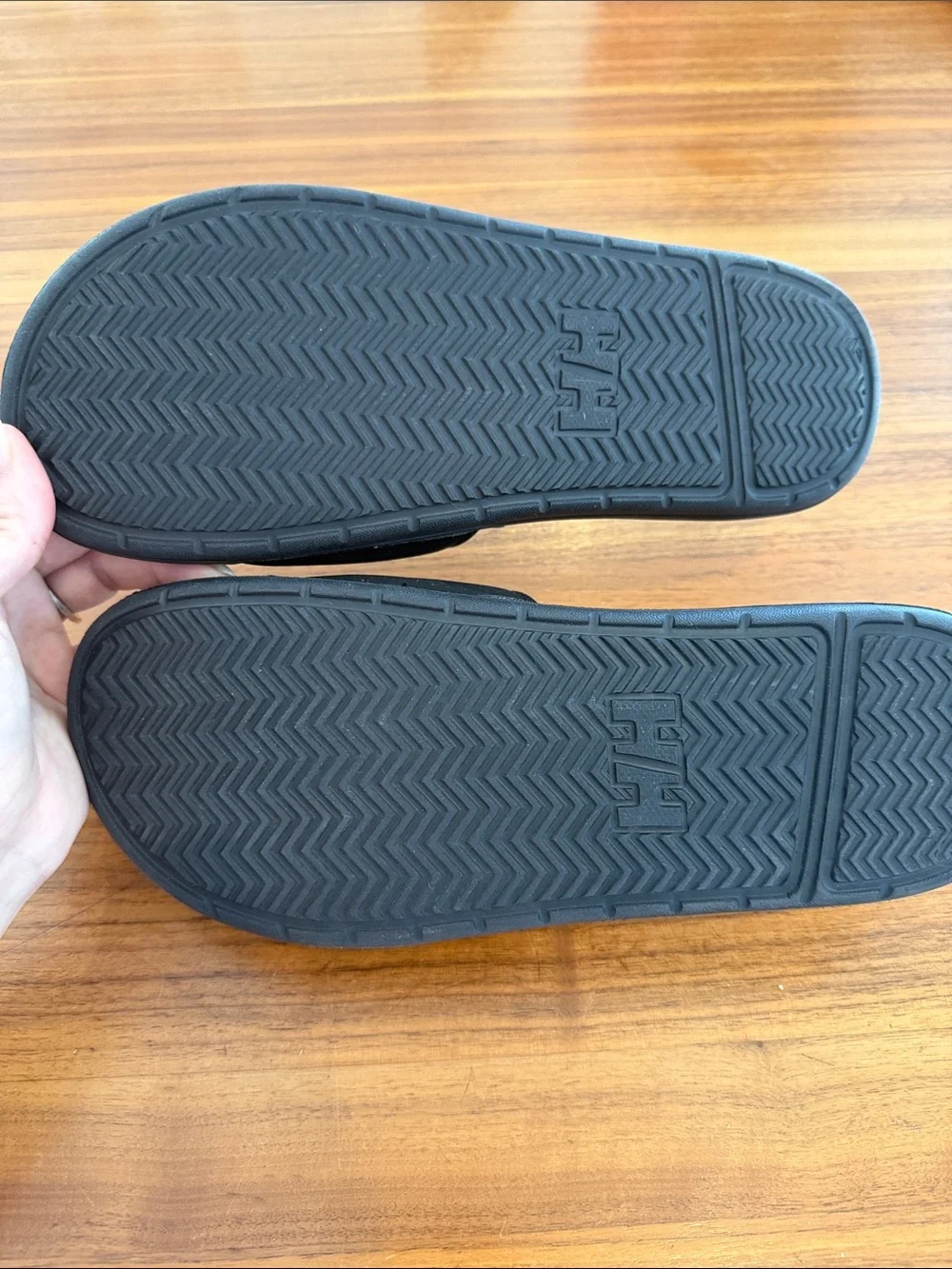 Helly Hansen Black Slide Sandals with Gray HH Logo sz 9